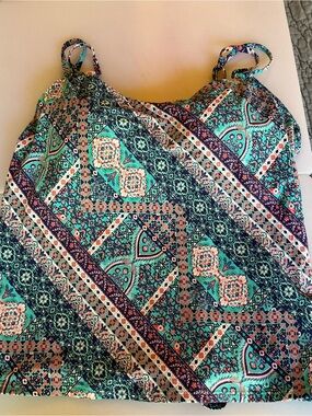 Sunsets Womens paisley underwire swim tankini